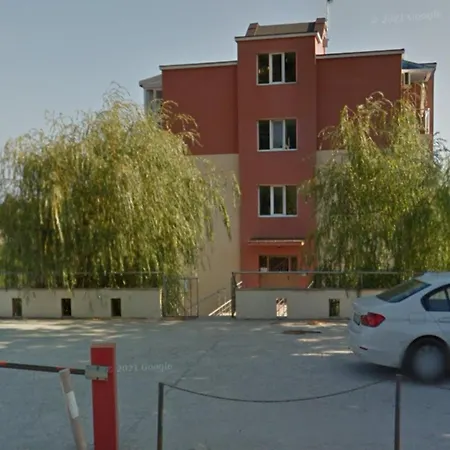 Briz Apartment; 2 Bdr; 6 Guests; Private Parking Appartamento Varna