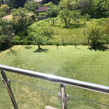 Briz Apartment; 2 Bdr; 6 Guests; Private Parking Apartamento *