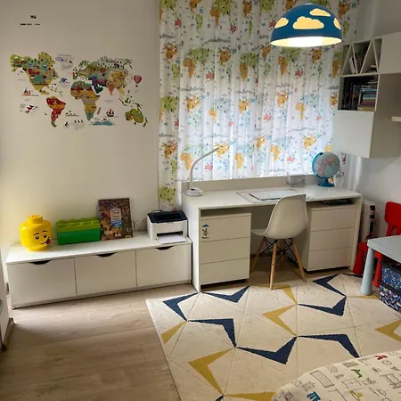 Briz Apartment; 2 Bdr; 6 Guests; Private Parking דירה