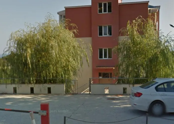 Briz Apartment; 2 Bdr; 6 Guests; Private Parking Apartament Warna