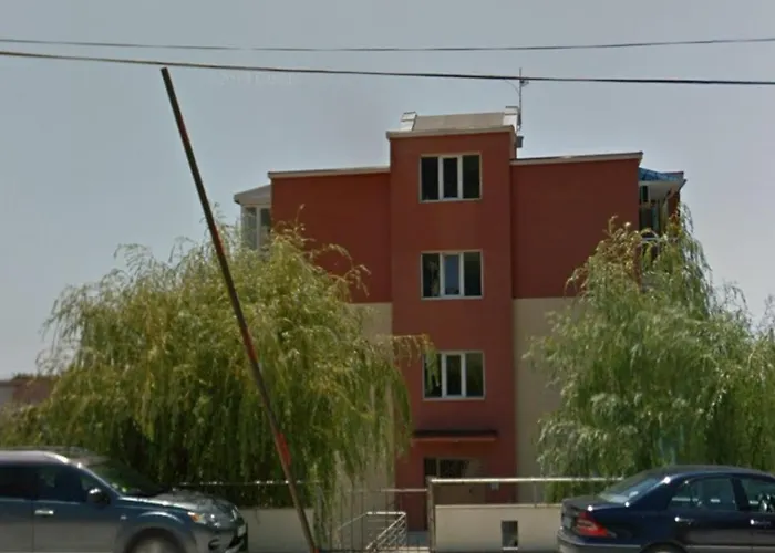 Briz Apartment; 2 Bdr; 6 Guests; Private Parking Apartament