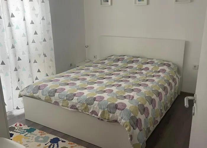 Briz Apartment; 2 Bdr; 6 Guests; Private Parking Apartament *