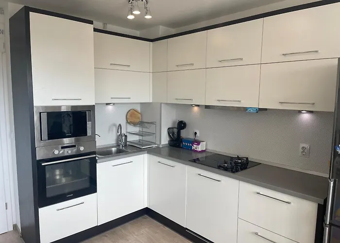 Briz Apartment; 2 Bdr; 6 Guests; Private Parking Apartament Warna