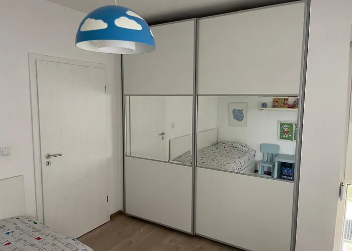 Briz Apartment; 2 Bdr; 6 Guests; Private Parking Apartament Warna