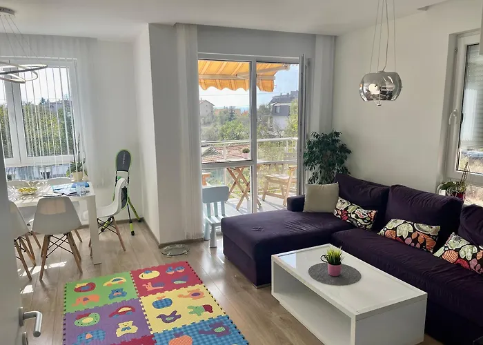 Briz Apartment; 2 Bdr; 6 Guests; Private Parking * Warna